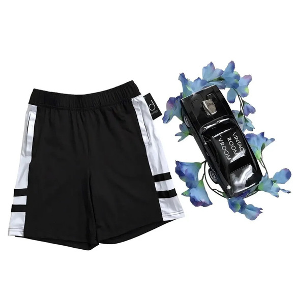 Ideology NWT Performance Black and White Shorts Boys Various - Picture 1 of 10